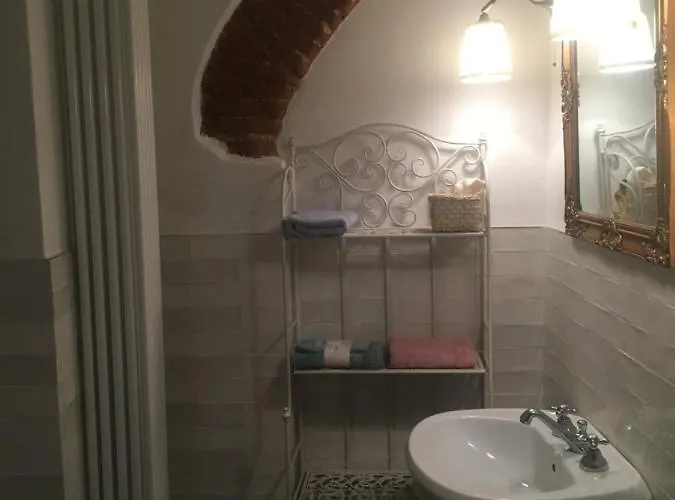 Oda ve Kahvaltı Bottega 11-2 3*