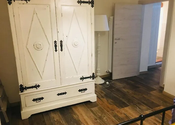 Bottega 11-2 Burchio